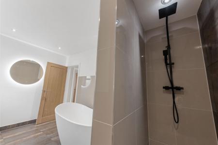 4 bedroom Bungalow for sale in Hoylake Drive, Skegness, PE25