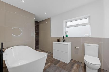 4 bedroom Bungalow for sale in Hoylake Drive, Skegness, PE25