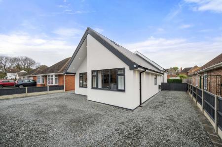 4 bedroom Bungalow for sale in Hoylake Drive, Skegness, PE25
