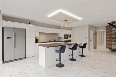 4 bedroom Bungalow for sale in Hoylake Drive, Skegness, PE25