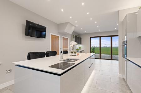 5 bedroom Detached house for sale in Youngers Lane, Burgh Le Marsh, PE24