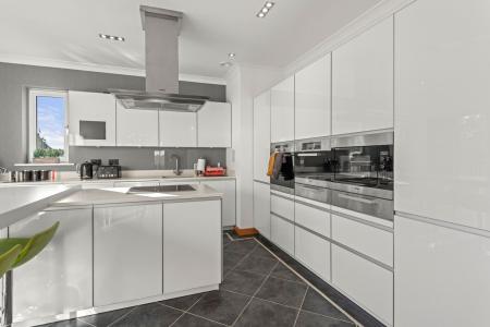 4 bedroom Detached house for sale in Shardeloes Road, Skegness, PE25