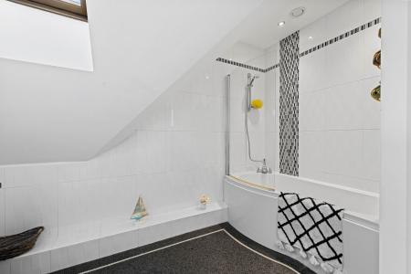 4 bedroom Detached house for sale in Shardeloes Road, Skegness, PE25