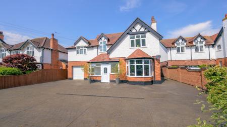 4 bedroom Detached house for sale in St. Andrews Drive, Skegness, PE25