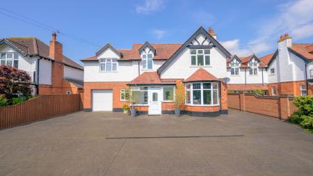 4 bedroom Detached house for sale in St. Andrews Drive, Skegness, PE25