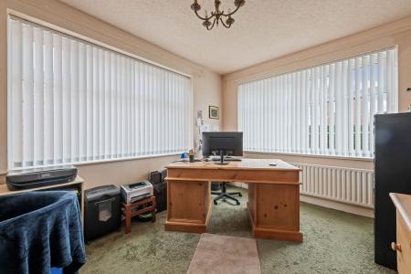 4 bedroom Detached house for sale in Derby Avenue, Skegness, PE25