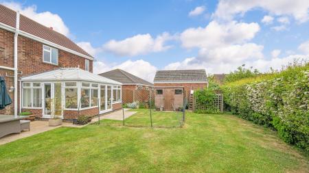 6 bedroom Detached house for sale in Low Road, Friskney, PE22