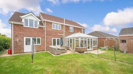 6 bedroom Detached house for sale in Low Road, Friskney, PE22