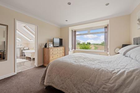 6 bedroom Detached house for sale in Low Road, Friskney, PE22