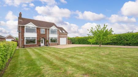 6 bedroom Detached house for sale in Low Road, Friskney, PE22