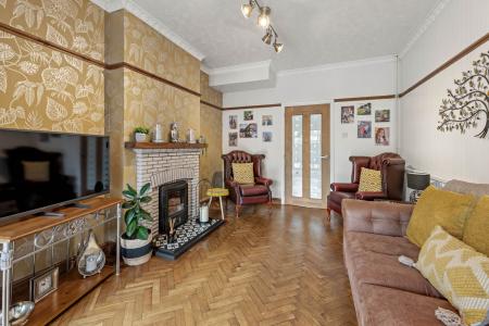 6 bedroom Detached house for sale in Glentworth Crescent, Skegness, PE25