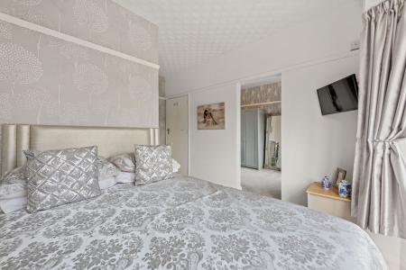 6 bedroom Detached house for sale in Glentworth Crescent, Skegness, PE25