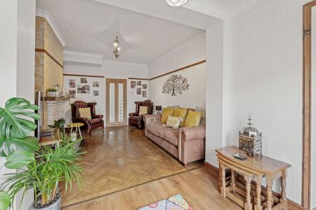 6 bedroom Detached house for sale in Glentworth Crescent, Skegness, PE25