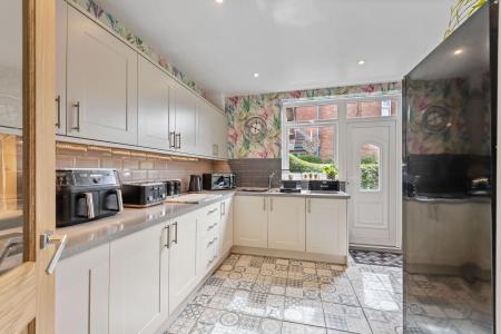 6 bedroom Detached house for sale in Glentworth Crescent, Skegness, PE25