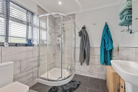 4 bedroom Detached house for sale in Station Road, Burgh Le Marsh, PE24