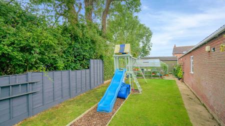 4 bedroom Detached house for sale in Station Road, Burgh Le Marsh, PE24