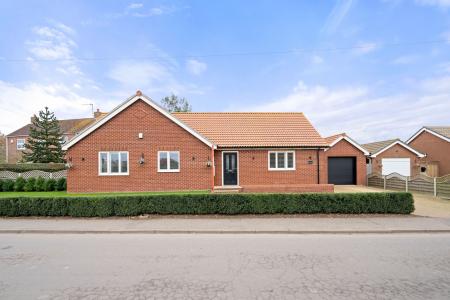 3 bedroom Detached bungalow for sale in Church Road, Friskney, PE22