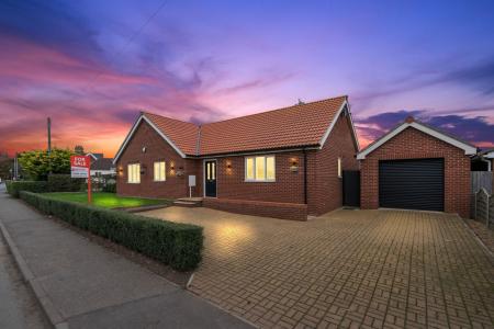 3 bedroom Detached bungalow for sale in Church Road, Friskney, PE22