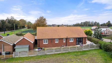 3 bedroom Detached bungalow for sale in Church Road, Friskney, PE22