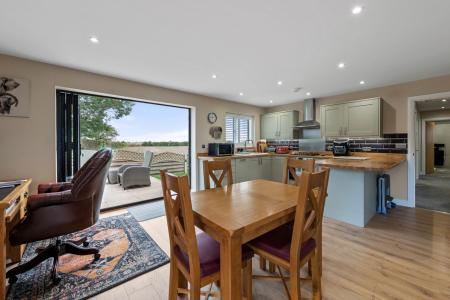 3 bedroom Detached bungalow for sale in Church Road, Friskney, PE22