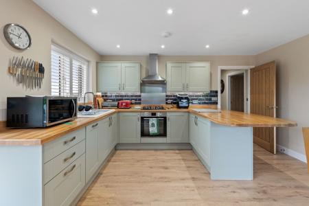 3 bedroom Detached bungalow for sale in Church Road, Friskney, PE22