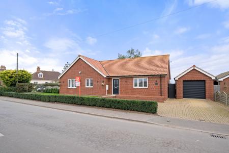 3 bedroom Detached bungalow for sale in Church Road, Friskney, PE22