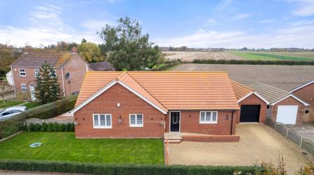 3 bedroom Detached bungalow for sale in Church Road, Friskney, PE22