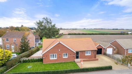 3 bedroom Detached bungalow for sale in Church Road, Friskney, PE22