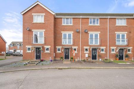 3 bedroom Terraced House for sale in Blyton Road, Skegness, PE25