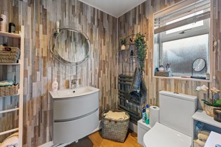 4 bedroom Detached bungalow for sale in Winston Drive, Skegness, PE25