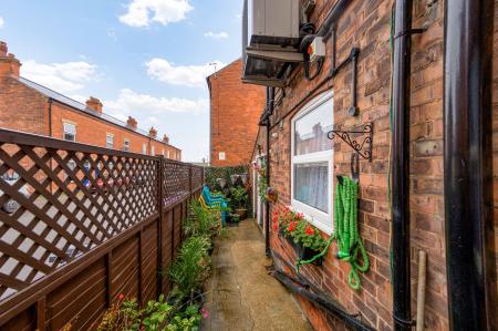 5 bedroom End of terrace house for sale in Wainfleet Road, Skegness, PE25