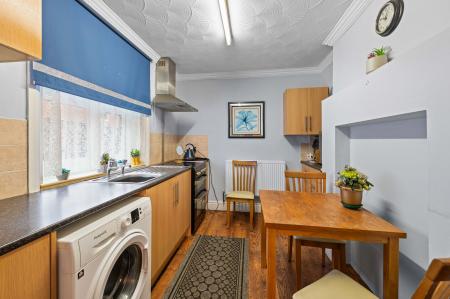 5 bedroom End of terrace house for sale in Wainfleet Road, Skegness, PE25