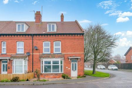 8 bedroom End of terrace house for sale in Wainfleet Road, Skegness, PE25