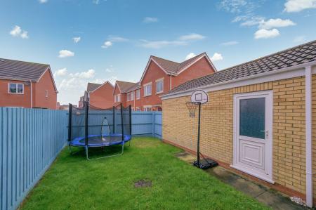 3 bedroom Terraced House for sale in Belton Park Road, Skegness, PE25