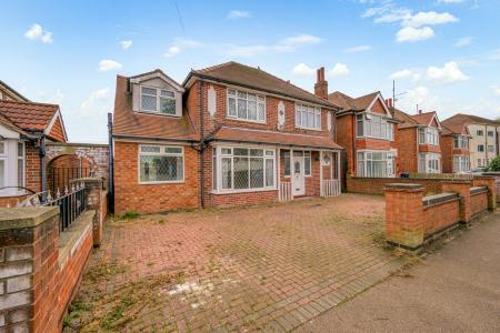 3 bedroom Detached house for sale in Hoylake Drive, Skegness, PE25