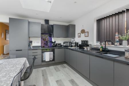 4 bedroom Detached bungalow for sale in Seacroft Road, Mablethorpe, LN12