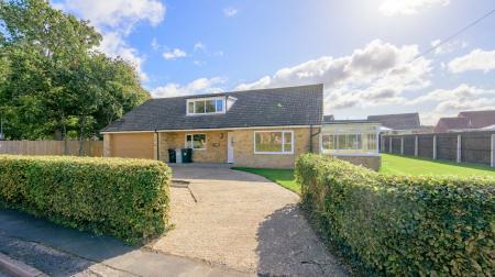 3 bedroom Detached bungalow for sale in Washdyke Lane, Mumby, LN13