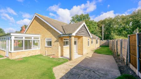 3 bedroom Detached bungalow for sale in Washdyke Lane, Mumby, LN13