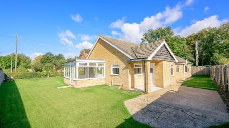 3 bedroom Detached bungalow for sale in Washdyke Lane, Mumby, LN13