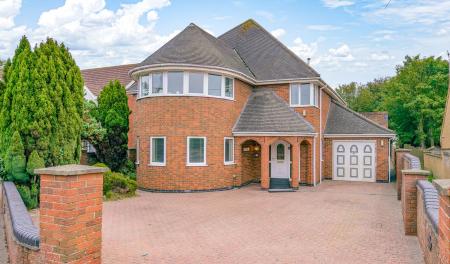 4 bedroom Detached house for sale in Derby Avenue, Skegness, PE25