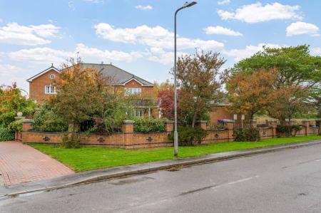 4 bedroom Detached house for sale in Beacon Way, Skegness, PE25