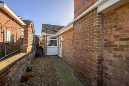 3 bedroom Detached bungalow for sale in St. Peters Close, Burgh Le Marsh, PE24