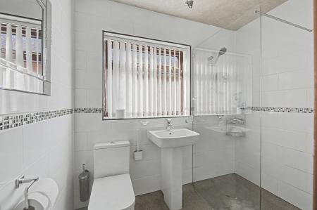 2 bedroom Detached bungalow for sale in Briar Way, Skegness, PE25