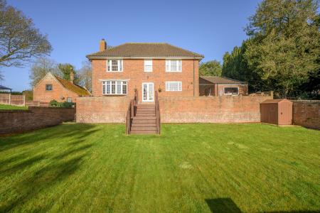 4 bedroom Detached house for sale in High Street, Burgh Le Marsh, PE24