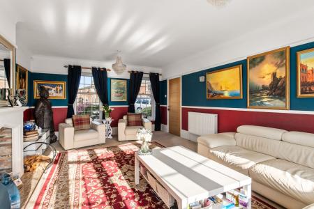 4 bedroom Detached house for sale in High Street, Burgh Le Marsh, PE24