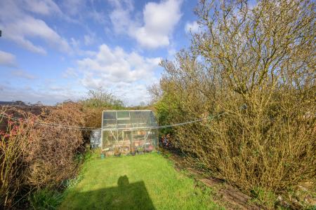 2 bedroom Semi-detached bungalow for sale in Croft Bank, Croft, PE24