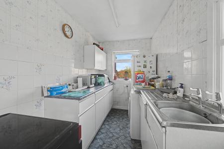 2 bedroom Semi-detached bungalow for sale in Croft Bank, Croft, PE24
