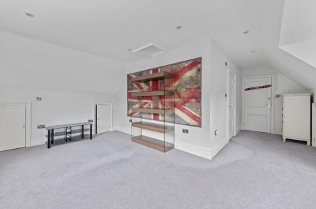 5 bedroom Detached house for sale in Sea Front Road, Skegness, PE25