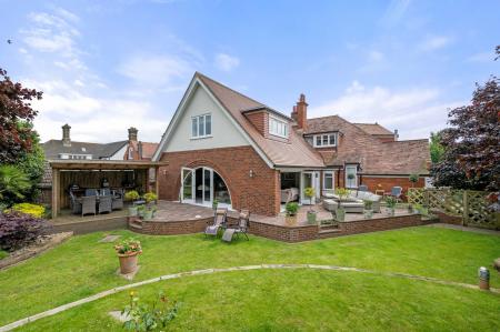 5 bedroom Detached house for sale in Sea Front Road, Skegness, PE25