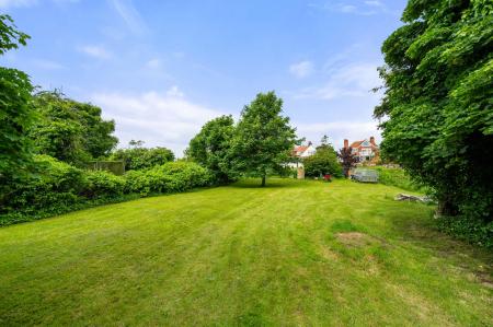 5 bedroom Detached house for sale in Sea Front Road, Skegness, PE25